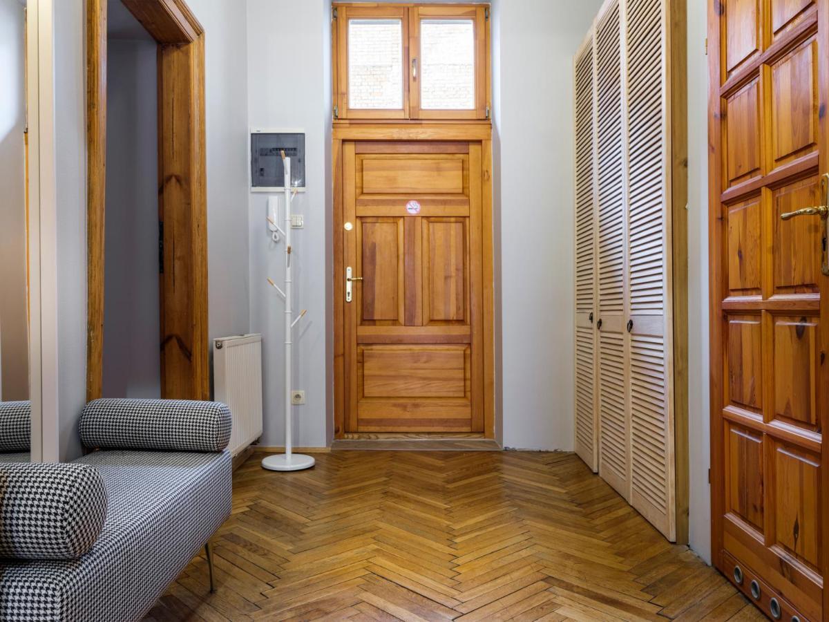 Cracwow Market Squere Apartment كراكوفيا المظهر الخارجي الصورة